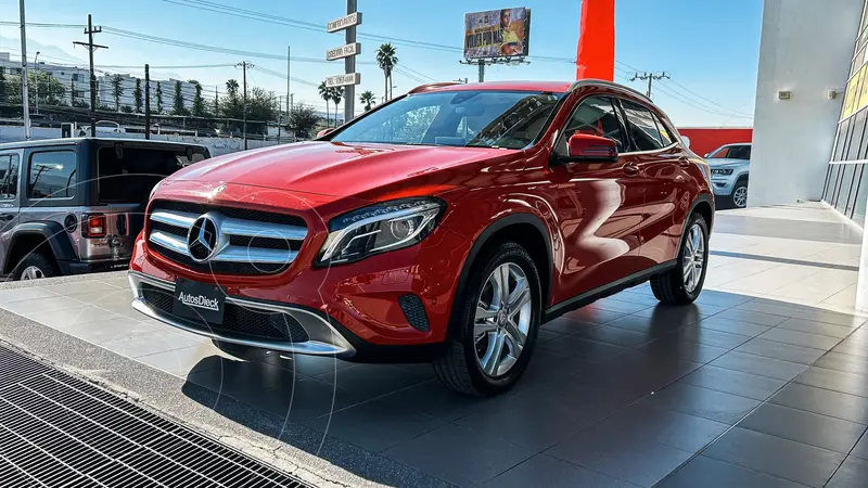 Foto Mercedes Clase GLA 200 CGI Sport Aut usado (2016) color Rojo precio $299,000