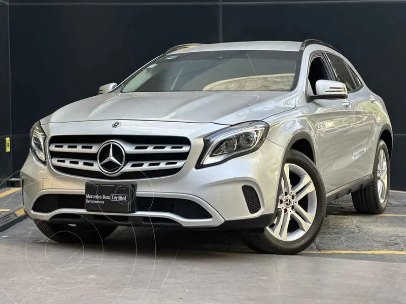 Foto Mercedes Clase GLA 200 CGI Sport Aut usado (2018) color Plata precio $435,000