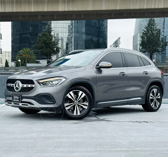 Foto Mercedes Clase GLA 200 Progressive usado (2022) color Gris financiado en mensualidades(enganche $131,780 mensualidades desde $13,000)