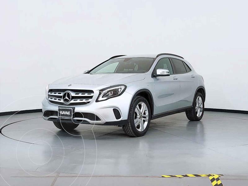 Foto Mercedes Clase GLA 200 CGI usado (2019) color Plata precio $519,999