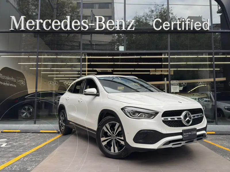Foto Mercedes Clase GLA 200 Progressive usado (2023) color Blanco precio $790,000