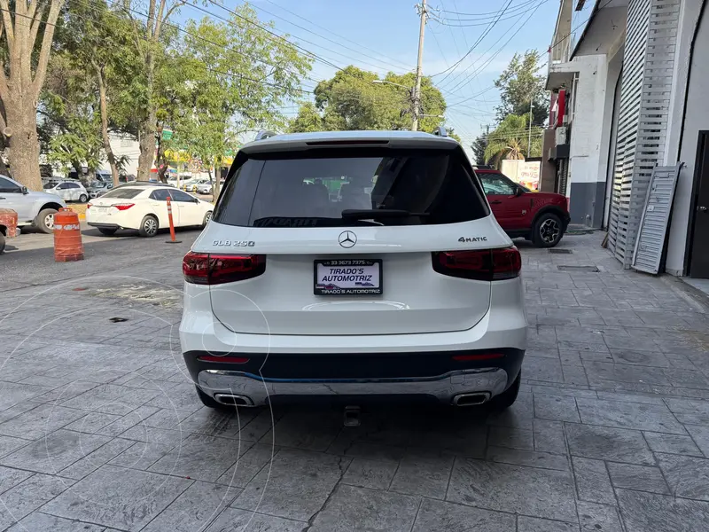 mercedes clase-glb