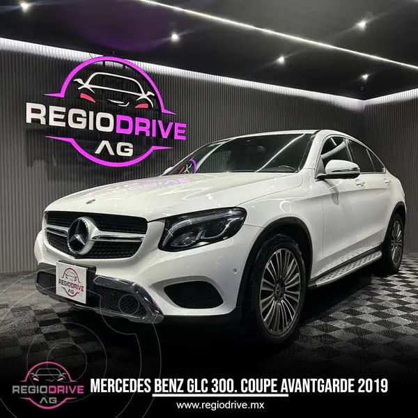 Foto Mercedes Clase GLC 300 4MATIC Avantgarde Coupe usado (2019) color Blanco financiado en mensualidades(enganche $121,980 mensualidades desde $15,460)