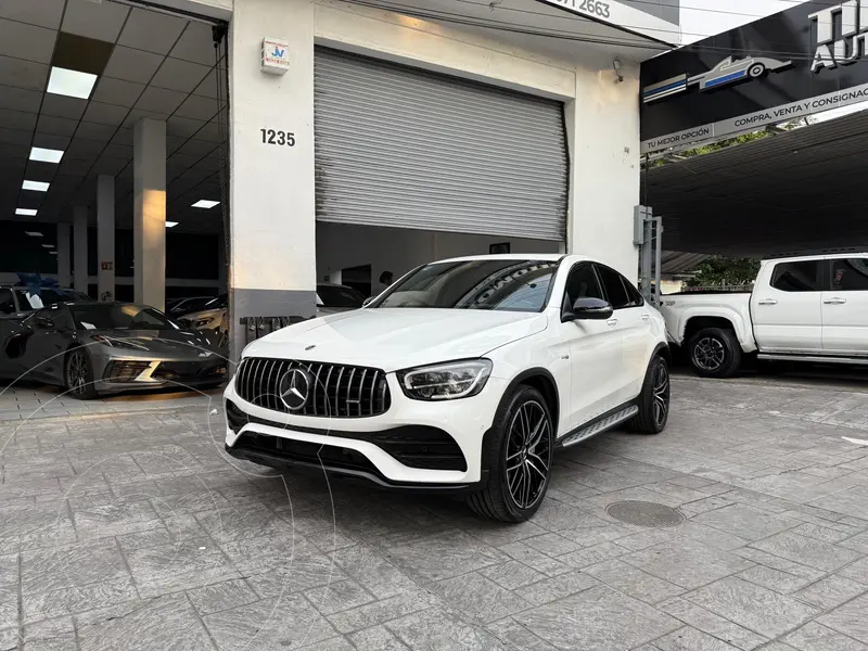 Foto Mercedes Clase GLC 300 4MATIC usado (2023) color Blanco financiado en mensualidades(enganche $240,000 mensualidades desde $32,923)