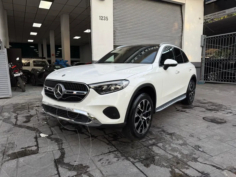 Foto Mercedes Clase GLC 300 4MATIC usado (2023) color Blanco financiado en mensualidades(enganche $220,000 mensualidades desde $29,464)