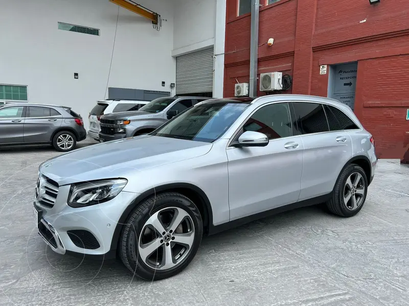 Foto Mercedes Clase GLC 300 Off Road usado (2019) color plateado precio $467,000