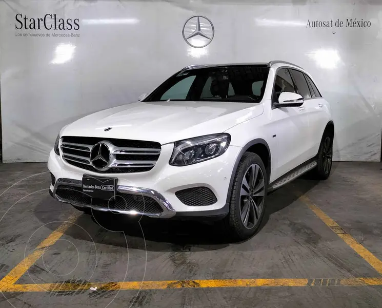 Foto Mercedes Clase GLC Coupe 350e Plug-in Hybrid usado (2019) color Blanco precio $887,800