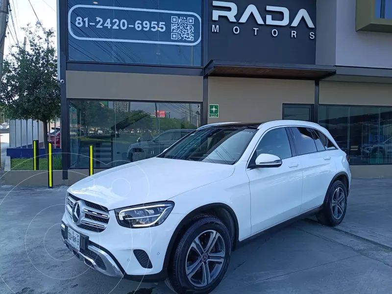 Foto Mercedes Clase GLC 300 4MATIC Comfort usado (2021) color Blanco precio $489,800