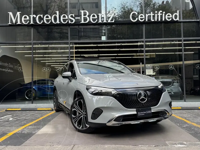Foto Mercedes EQE 350 usado (2024) color Gris financiado en mensualidades(enganche $509,960 mensualidades desde $21,908)