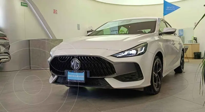Foto MG MG GT Alpha usado (2023) color Blanco financiado en mensualidades(enganche $60,912 mensualidades desde $6,466)