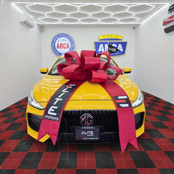 Foto MG MG GT Alpha usado (2023) color Amarillo precio $274,900