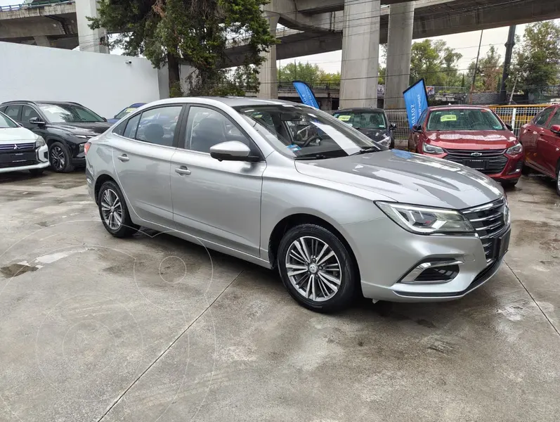 Foto MG MG5 Elegance Aut usado (2023) color plateado precio $239,000