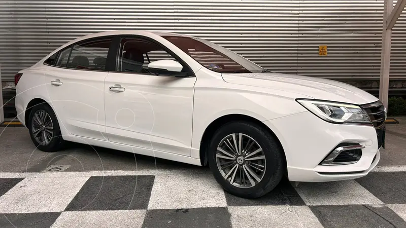 Foto MG MG5 Elegance Aut usado (2023) color Blanco precio $230,000