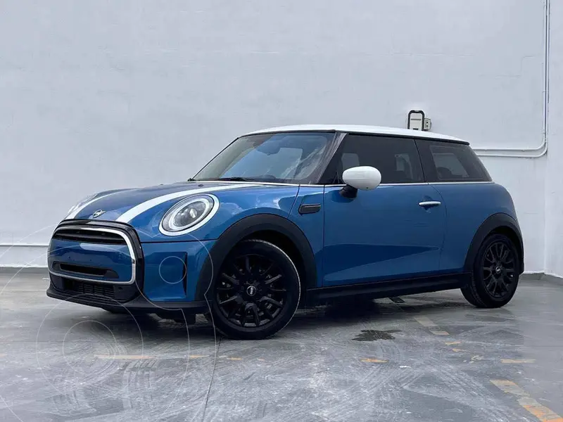 Foto MINI 3 Puertas Cooper Classic usado (2024) color Azul financiado en mensualidades(enganche $100,980 mensualidades desde $9,962)