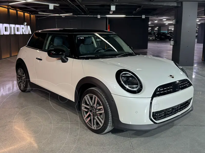 Foto MINI Cooper 5 Puertas Classic Aut usado (2025) color Blanco precio $584,000