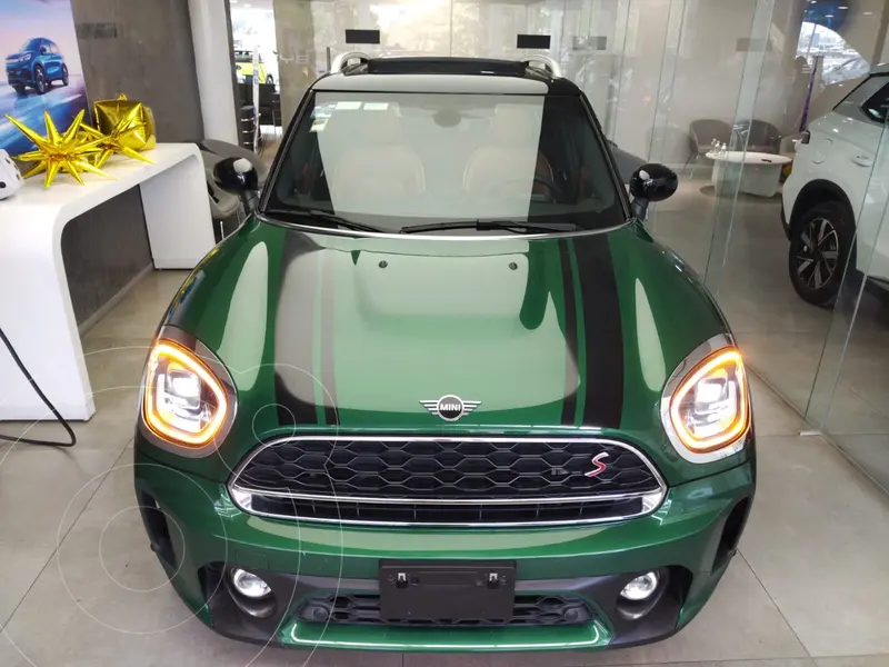 Foto MINI Cooper Countryman Chili Aut usado (2021) color Verde financiado en mensualidades(enganche $56,000 mensualidades desde $8,500)