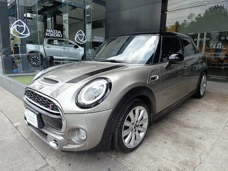 Foto MINI Cooper S Hot Chili Aut usado (2019) color Gris precio $347,000