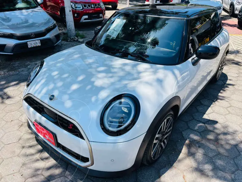 Foto MINI Cooper S Salt Aut usado (2025) color Blanco financiado en mensualidades(enganche $147,006 mensualidades desde $13,058)