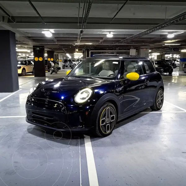 Foto MINI Cooper Iconic SE usado (2023) color Negro precio $549,000