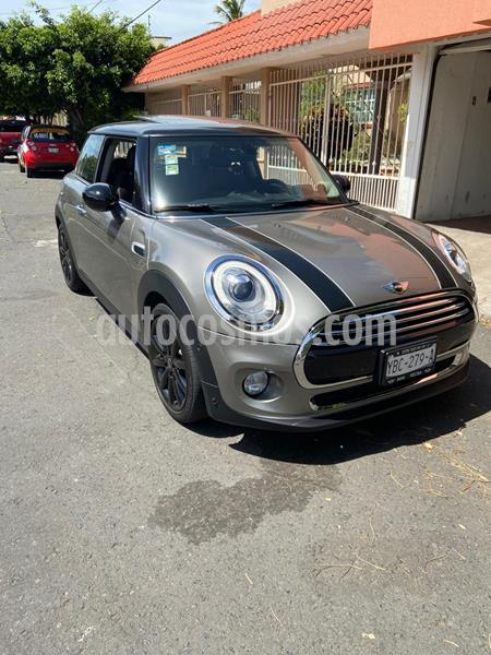 MINI Cooper Pepper usado (2018) color Gris Medianoche precio $330,000