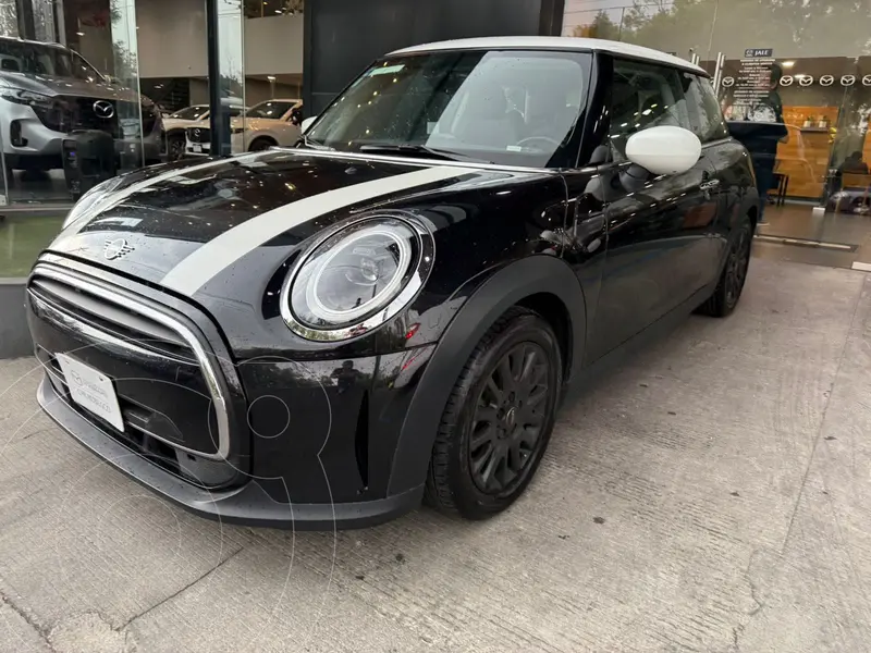 Foto MINI Cooper Classic Aut usado (2024) color Negro precio $527,000