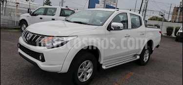 Foto Mitsubishi Motors L200 4x2 2.4L Cabina Doble usado (2018) color Blanco precio $279,000