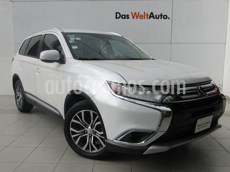 Foto Mitsubishi Outlander ES usado (2016) color Blanco Perla precio $244,000