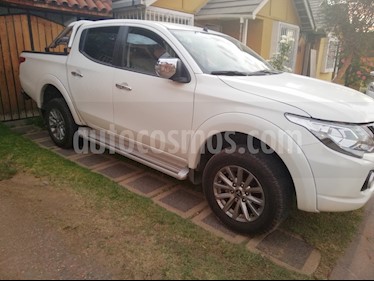 foto Mitsubishi L-200 2.4L TD Dakar 4X4 High Power usado (2018) color Blanco precio $19.500.000