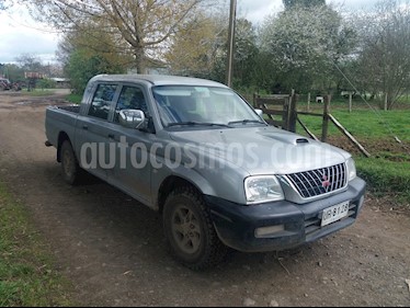 foto Mitsubishi L-200 2.5 Katana Turbo Diesel 4X2 usado (2003) color Plata precio $4.000.000