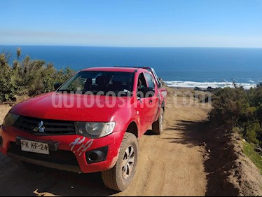 Mitsubishi L-200 2.4L Katana CRT 4X4 usado (2013) color Rojo precio $7.200.000