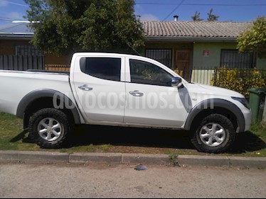 Mitsubishi L-200 2.5 Katana Turbo Diesel 4X2 usado (2016) color Blanco precio $5.180.000