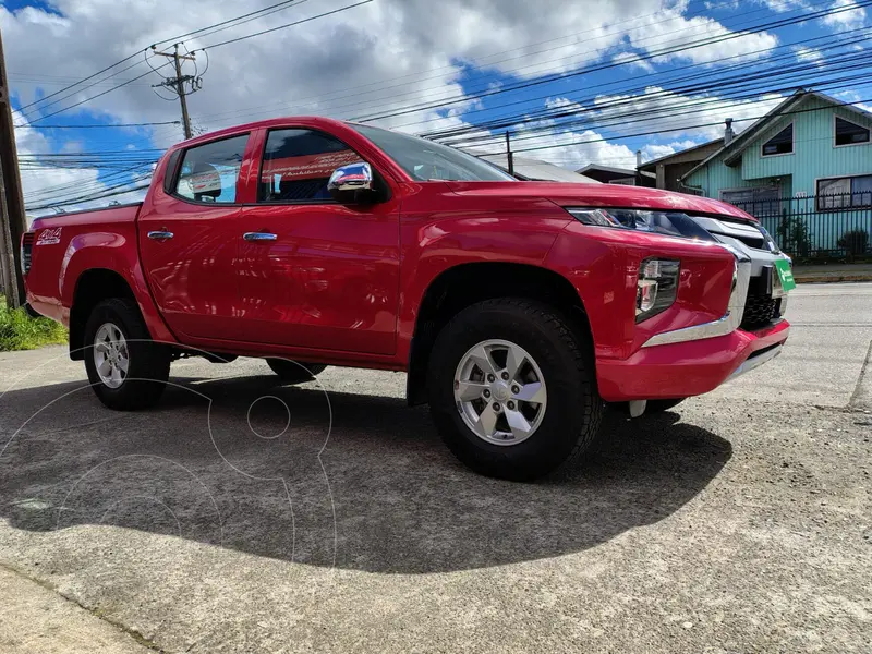 Foto Mitsubishi L-200 2.4L Katana CRT 4X4 usado (2023) color Rojo precio $21.800.000