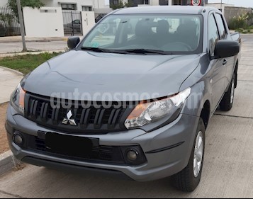 Mitsubishi L-200 2.4 Doble Cabina usado (2018) color Gris Oscuro precio $11.800.000