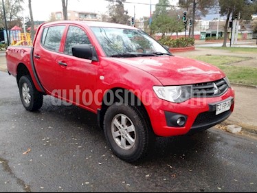 Mitsubishi L-200 2.5 Katana CRM Diesel 4X4 usado (2014) color Rojo precio $4.400.000