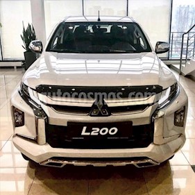 foto Mitsubishi L200 Sport 4x4 2.5 Sport HPE CD usado (2019) color Blanco precio u$s41.000