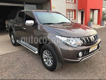 Mitsubishi L200 Sport 4x4 2.5 Sport HPE CD usado (2017) color Beige precio $1.800.000