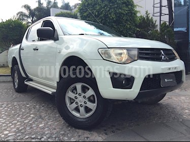 Foto venta Auto Seminuevo Mitsubishi L200 4x2 2.4L Cabina Doble (2015) color Blanco precio $240,000