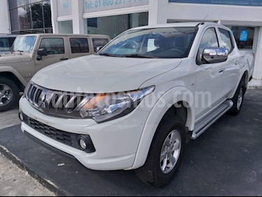 Foto venta Auto usado Mitsubishi L200 4x2 2.4L Cabina Doble (2018) color Blanco precio $311,900