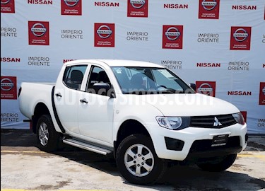 Foto venta Auto usado Mitsubishi L200 4x2 2.5L DI-D Cabina Doble (2015) color Blanco precio $230,000