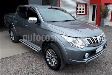 foto Mitsubishi L200 4x4 2.5 DI-D CD Aut usado (2017) color Gris Oscuro precio $1.850.000