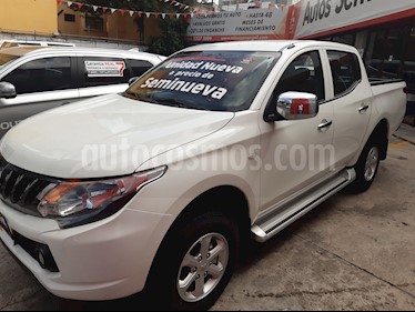 foto Mitsubishi L200 4x4 2.5L DI-D Cabina Doble usado (2018) color Blanco precio $320,000