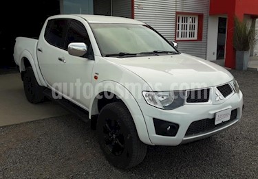 foto Mitsubishi L200 4x4 3.2 CR CD usado (2011) color Blanco precio $680.000