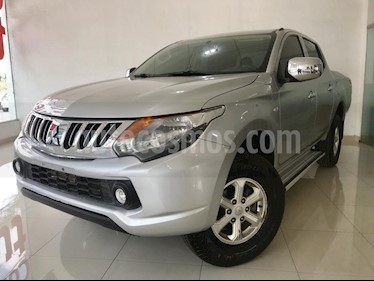foto Mitsubishi L200 GLS 4x4 Diesel usado (2016) color Gris Titanio precio $277,000