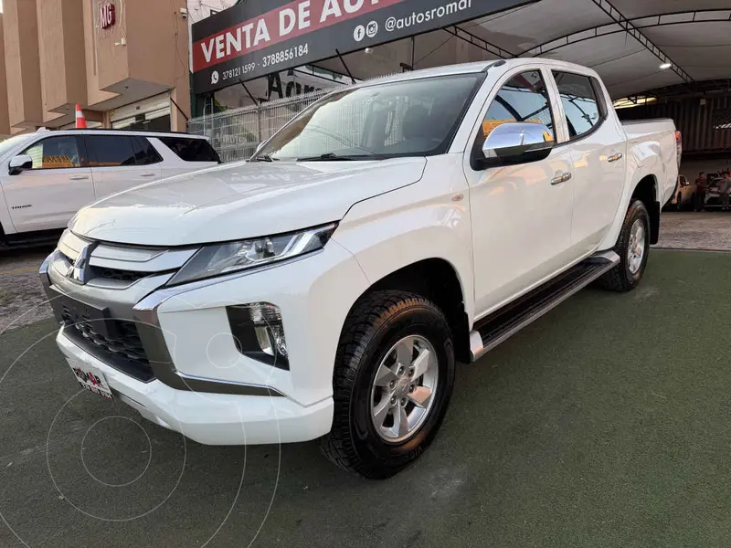 Foto Mitsubishi L200 GLX 4x2 usado (2021) color Blanco precio $339,999