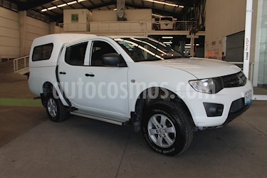 Mitsubishi L200 4x2 2.4L Cabina Doble usado (2015) color Blanco precio $220,000