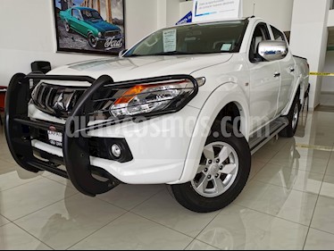 Mitsubishi L200 4x2 2.5L DI-D Cabina Doble usado (2018) color Blanco precio $309,000