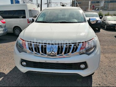 foto Mitsubishi Motors L200 4x2 2.4L Cabina Doble usado (2016) color Blanco precio $235,000
