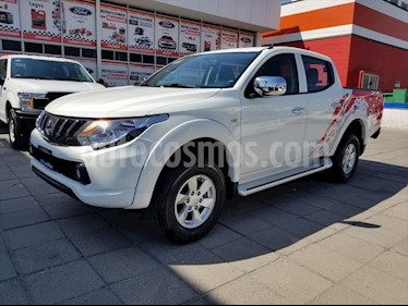 Mitsubishi L200 GLS GASOLINA DOBLE CABINA 4X2 usado (2018) color Blanco precio $305,000