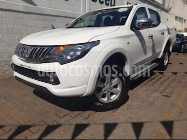 foto Mitsubishi L200 4P CABINA DOBLE TM5 usado (2016) color Blanco precio $290,000
