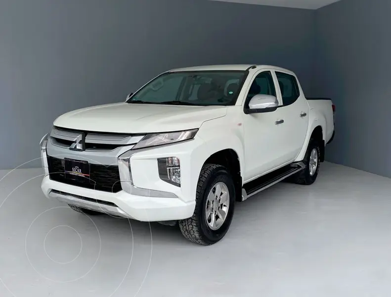 Foto Mitsubishi L200 GLX Diesel 4x4 usado (2022) color Blanco precio $339,000